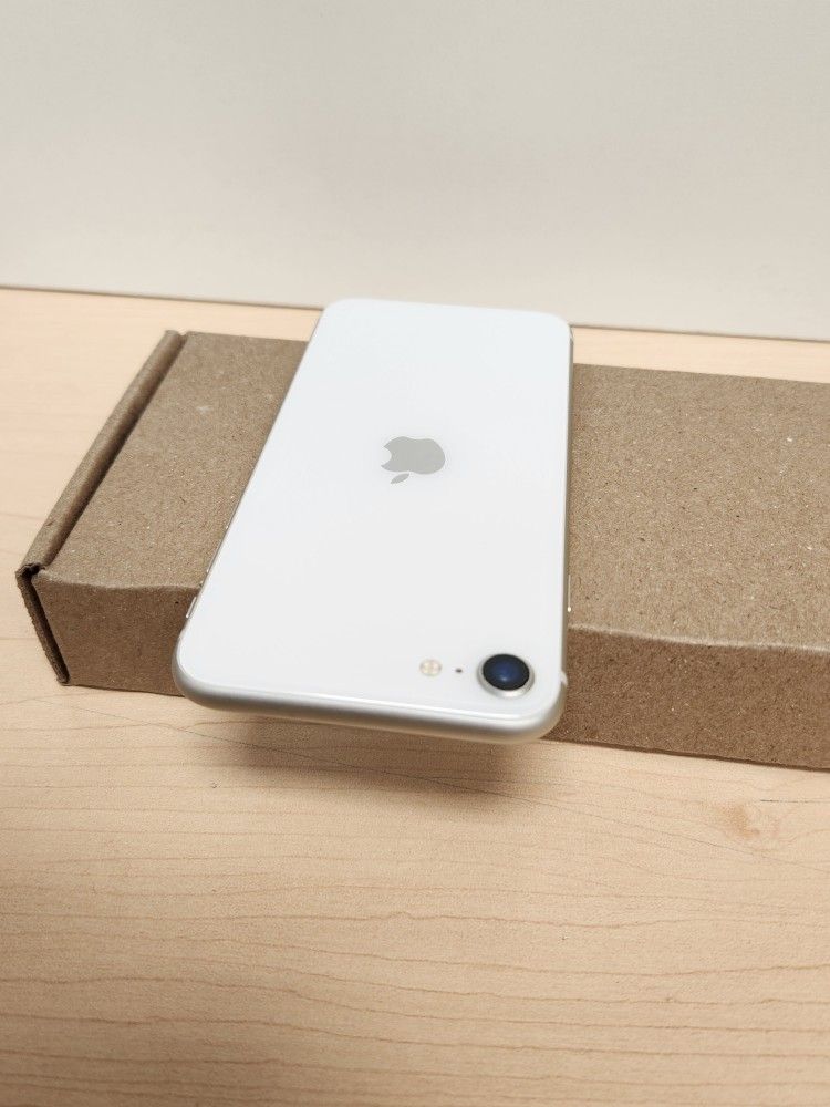 4219 iPhone SE 第三世代 White 64GB Apple iPhone SE (第3世代) 64GB ホワイト 本体 Amazon | 【整備