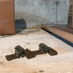 Cabinet Hinges