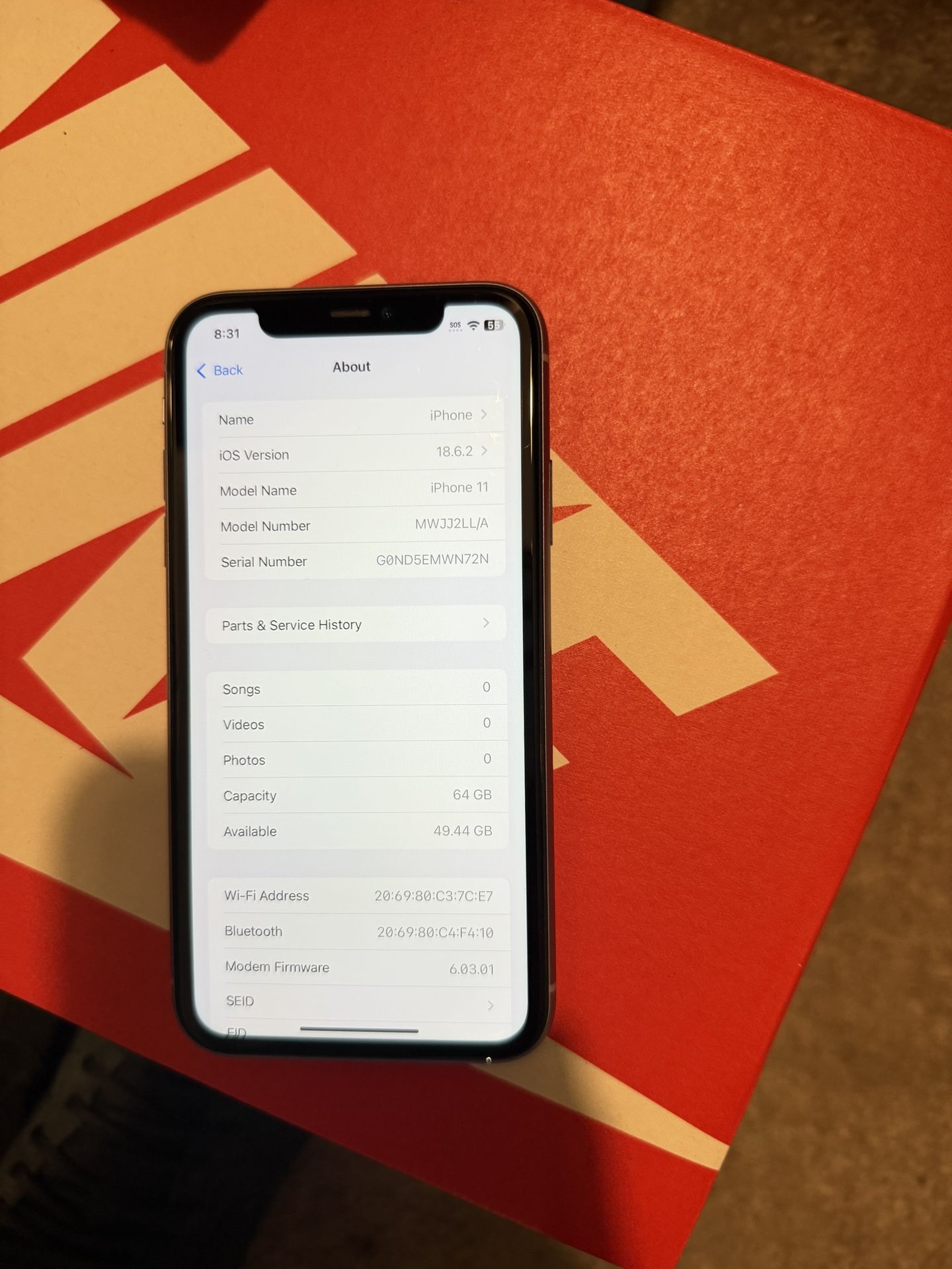 Unlocked Mint Condition Apple iPhone 11 Purple (64gb).