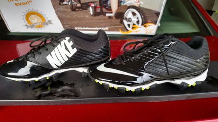 Guys size 9 Base ball cleats