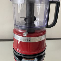 Like new Kitchen aid 3.5 cup red chopper ( IF THE ADD ITS UP ITS AVAILABLE )  Used a couple of times NO BOX  PRICE IS FIRM  