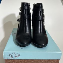 Womens Black YOYO MOKKA Life Stride Ankle Boots Booties Size 7