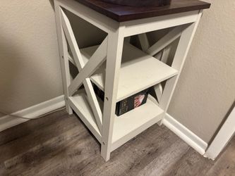 Corner table