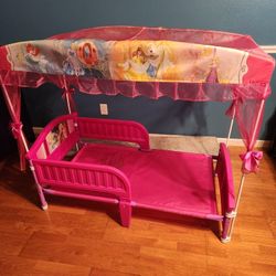 Disney Princess Canopy Toddler Bed/77075
