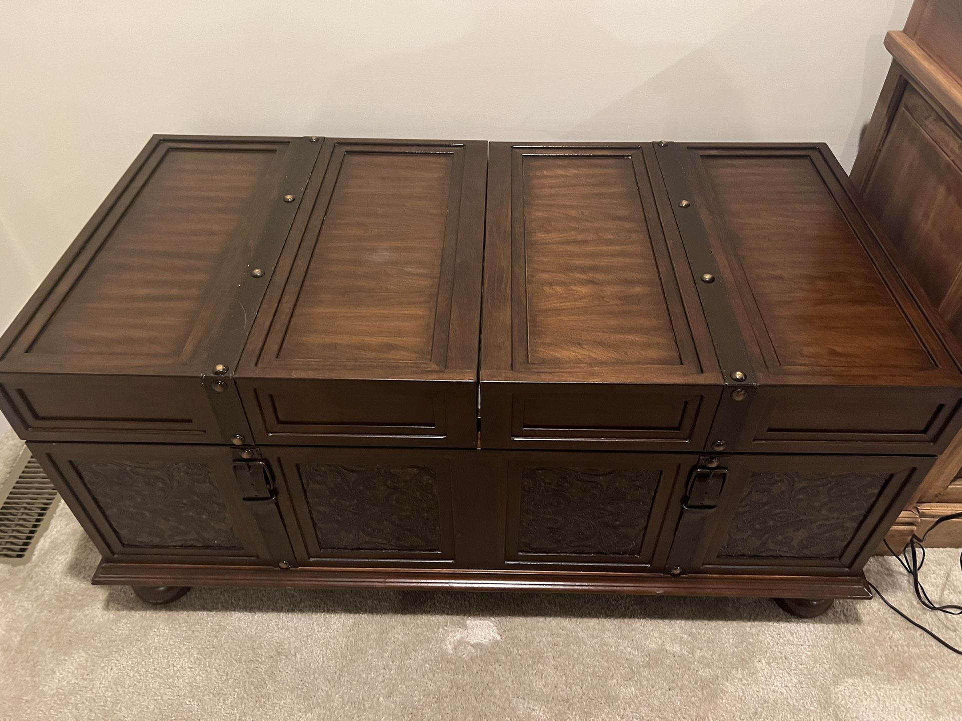 Sofa Table And 2 Side Tables