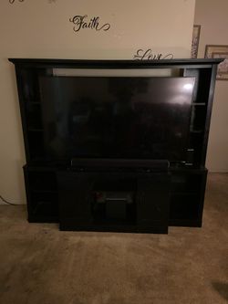 Entertainment center