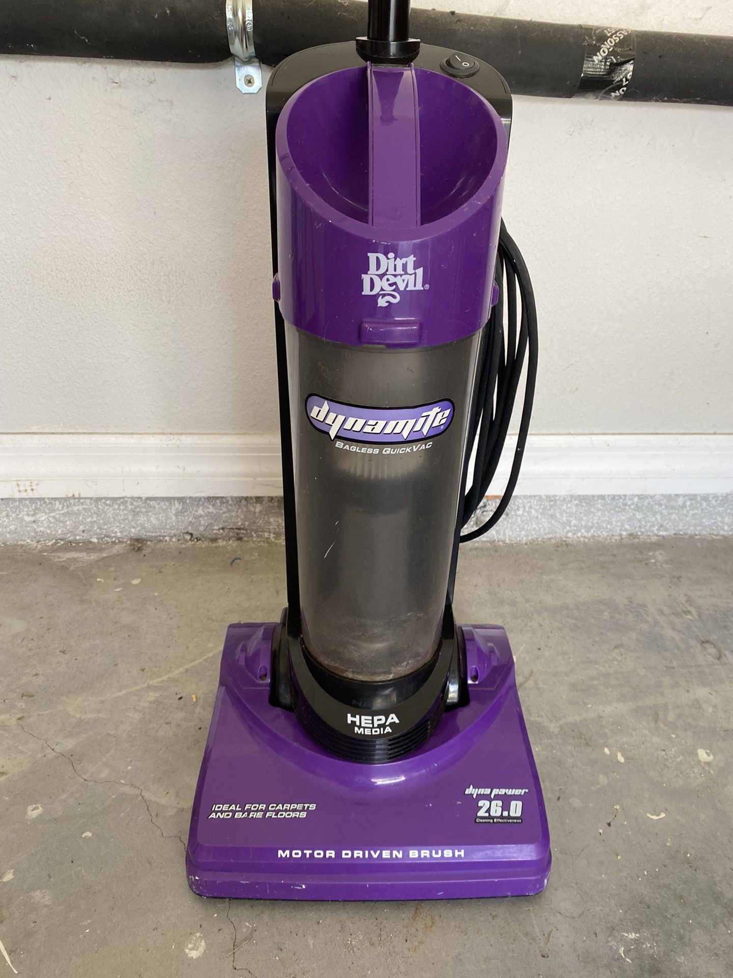 Dirt Devil Dynamite Bagless Quick Vacuum