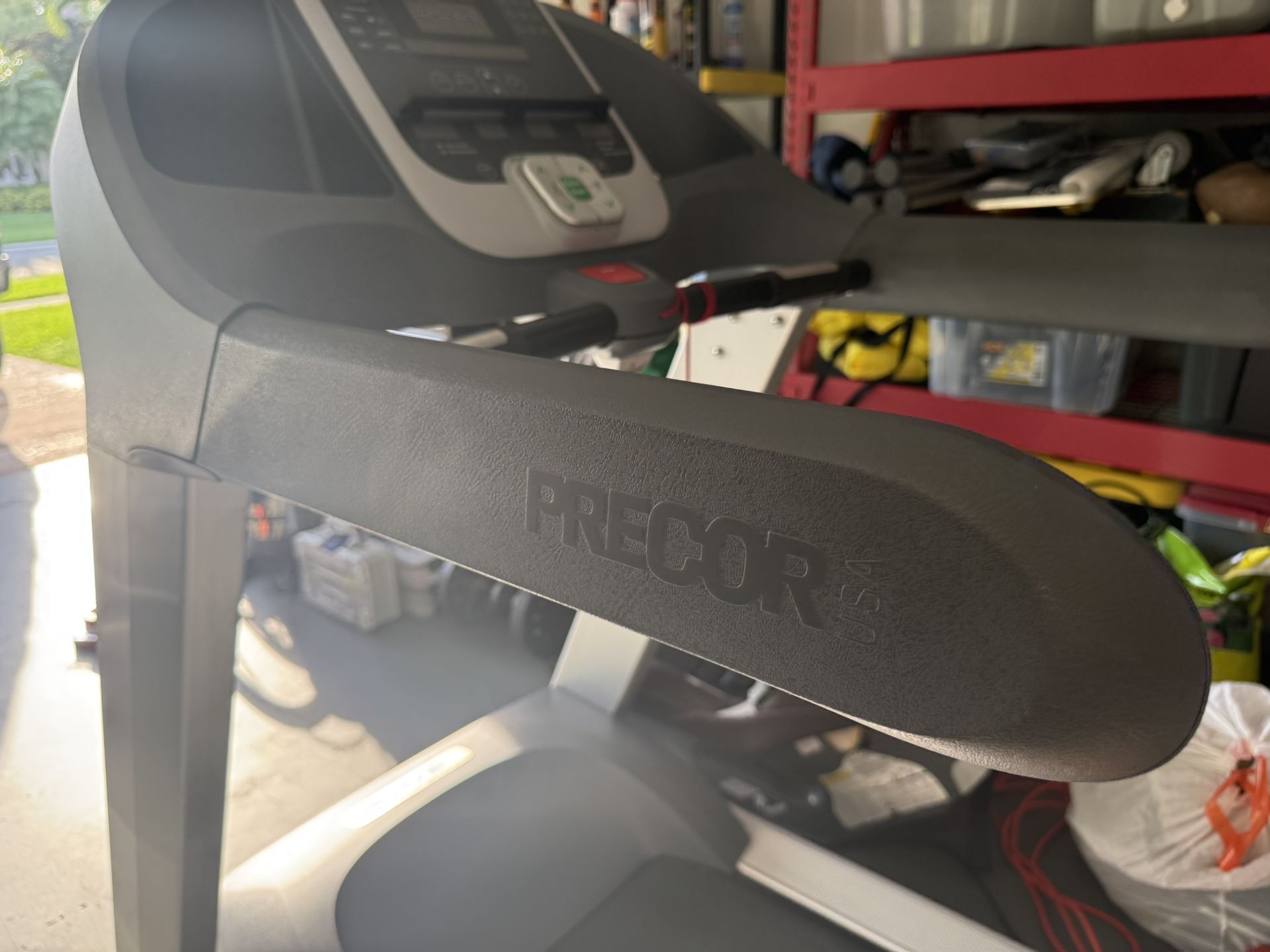 PreCore 646i Treadmill