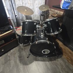 Evans 5 Piece Drum Set