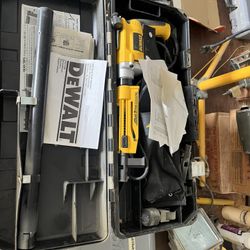 Quik Drive Drill w/. Quick strip Screws 