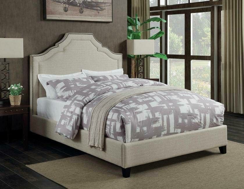 BRAND NEW CASUAL KING SIZE BED IN OATMEAL FABRIC WITH NAIL HEAD TRIM