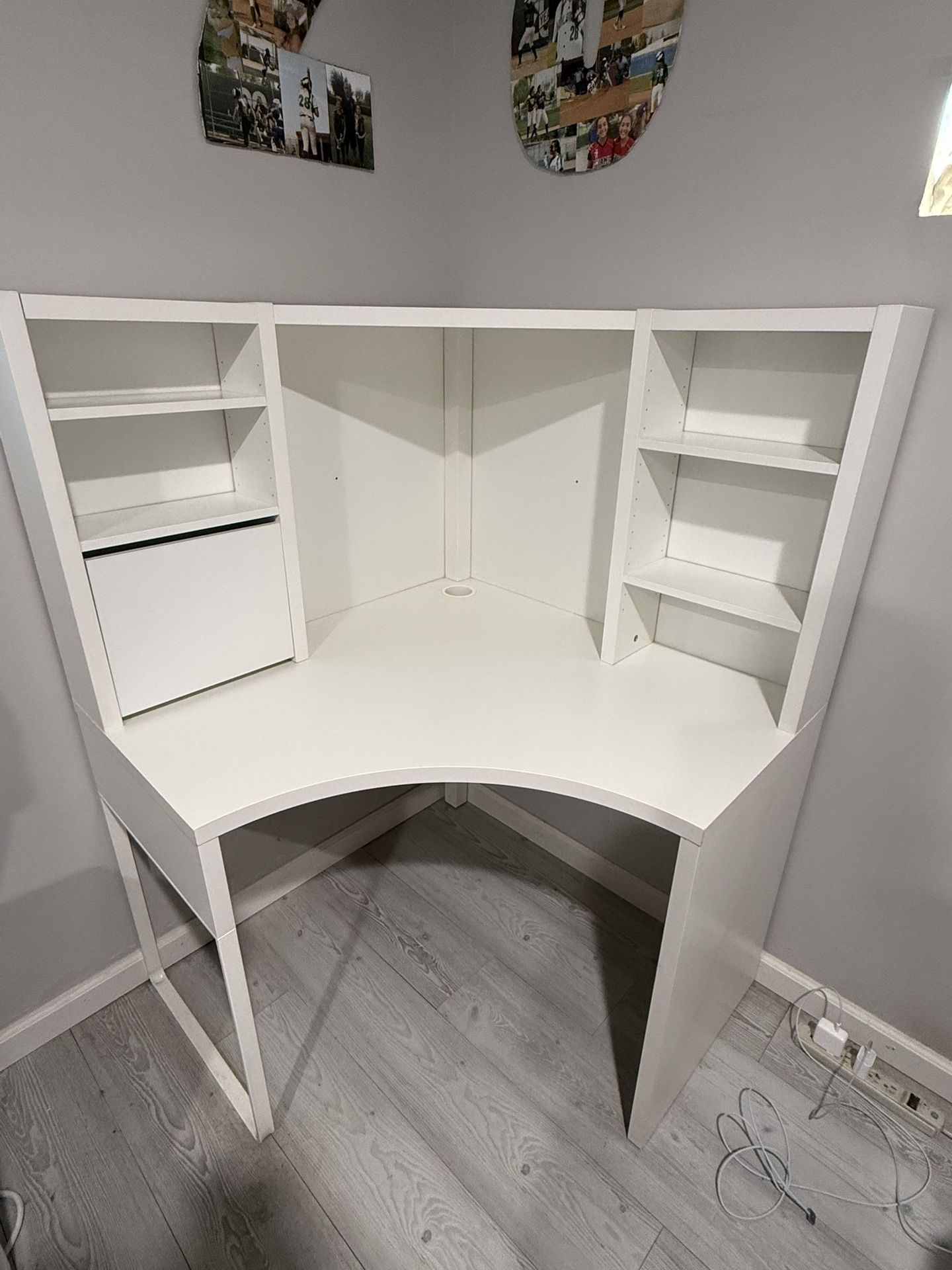 IKEA Micke Corner Desk