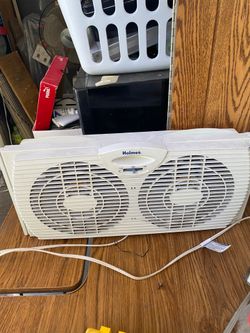 Twin window fans Holmes