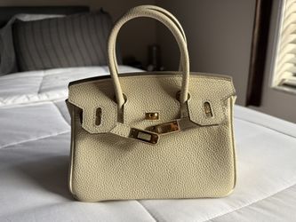 Cute Beige Bag Size 25