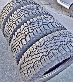 265/70/17 Goodyear 📍📍 Vendo un set de llantas con 80% de vida las 4 📍🌟