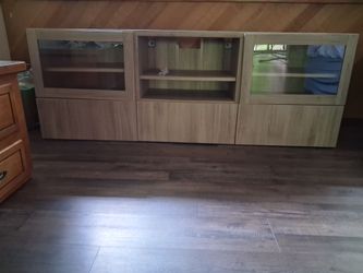 Entertainment center