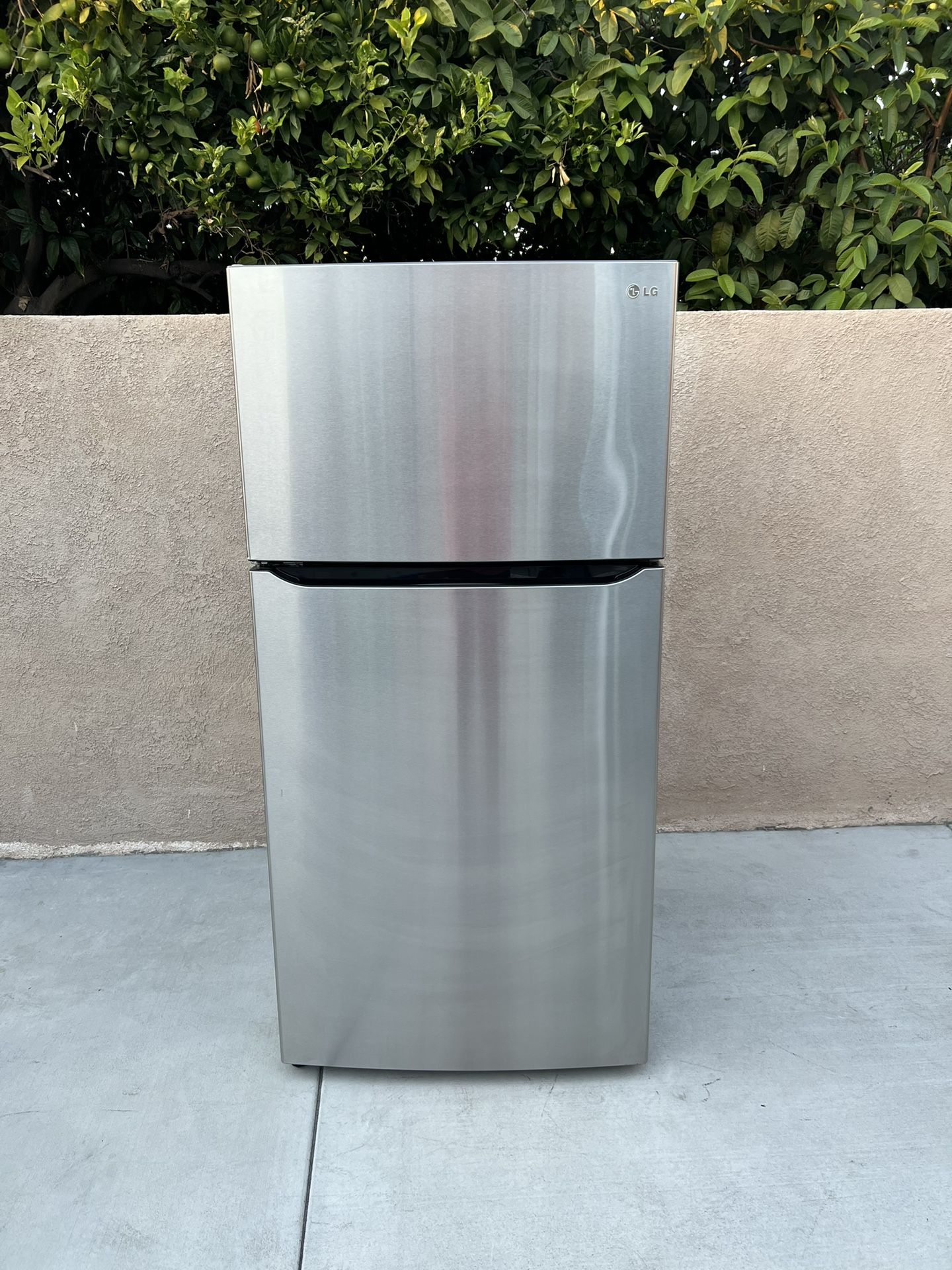 LG Refrigerator 23cu Ft 33x33x68ππ3 MONTHS WARRANTY