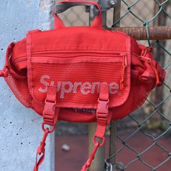 Supreme Waist bag S220 for Sale in Miramar, FL - OfferUp
