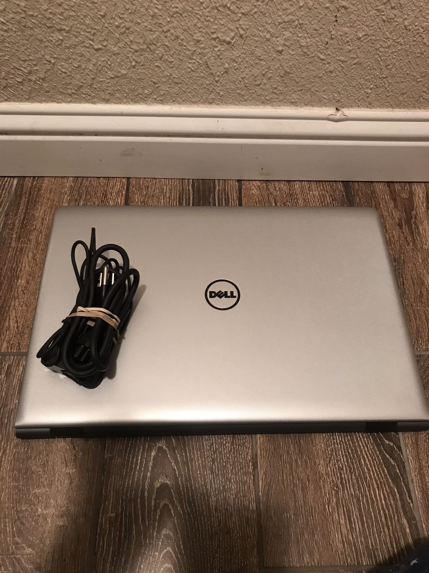 NEW DELL INSPIRON 17 LAPTOP JUST IN TIME FOR XMAS