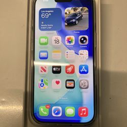 Iphone17    Unlocked $595.   Make Me An Offer!