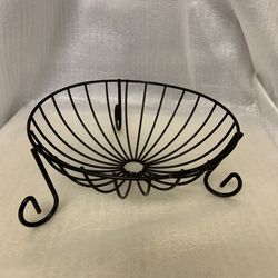Vintage Wrought Iron Fruit Basket / Kitchen Metal Basket / Round Wire Basket 10”