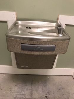 Water fountain (great condition)