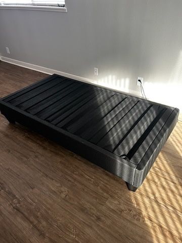 TWIN SIZE BED FRAME !