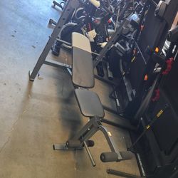 Weider bench standard size Bench  - incline decline flat bench - leg extension 
