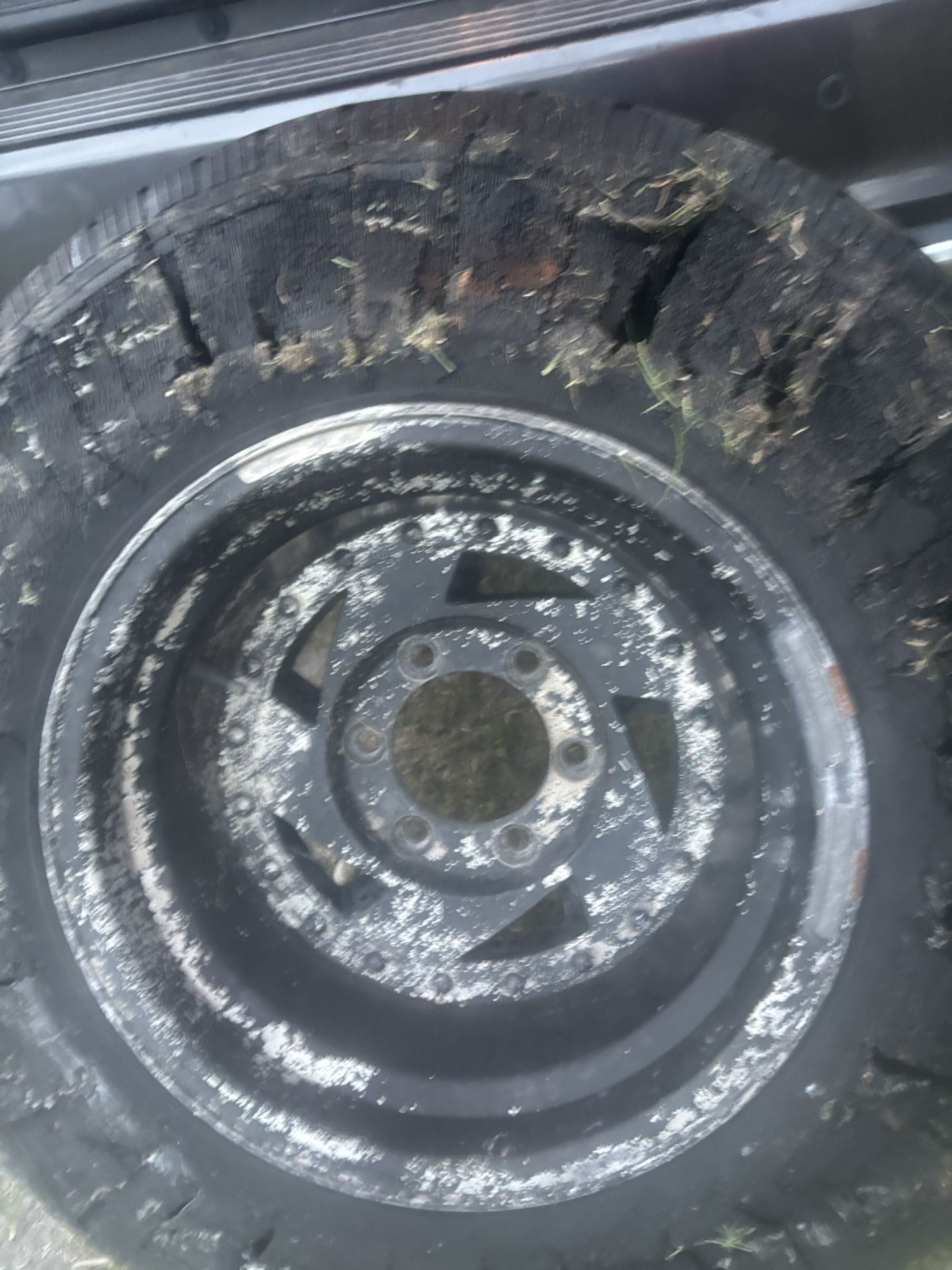 3 15inch 6 lug 4runner tires with rim one without  4-15inch 4runner rims 6 lig