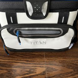 Titan Arctic Zone Cooler