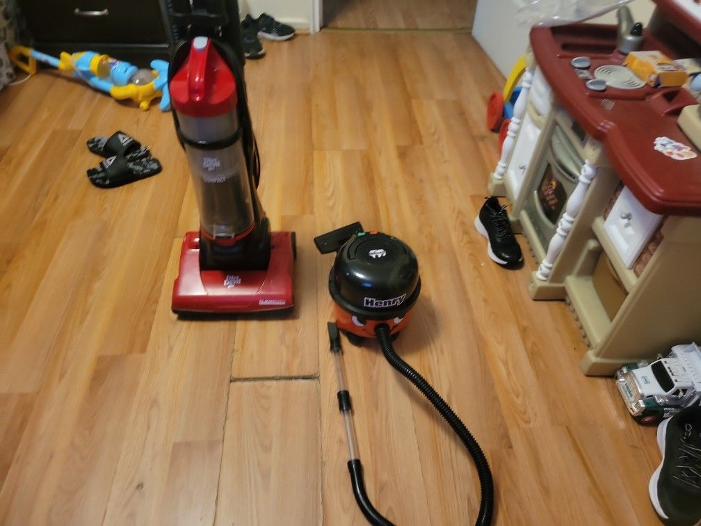 Dirt Devil Endura Compact Vacuum + Henry Vacuum Cleaner