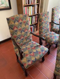 6 beautiful, regency-style chairs with nailhead trim