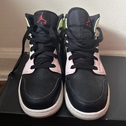 Air Jordan 1 MID SE (GS)