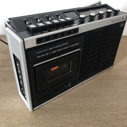 Vintage radio solid-state 3-band