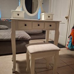Vanity Makeup Desk With Mirror And Stool