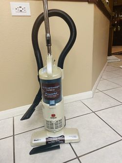 Shark bagless vacuum