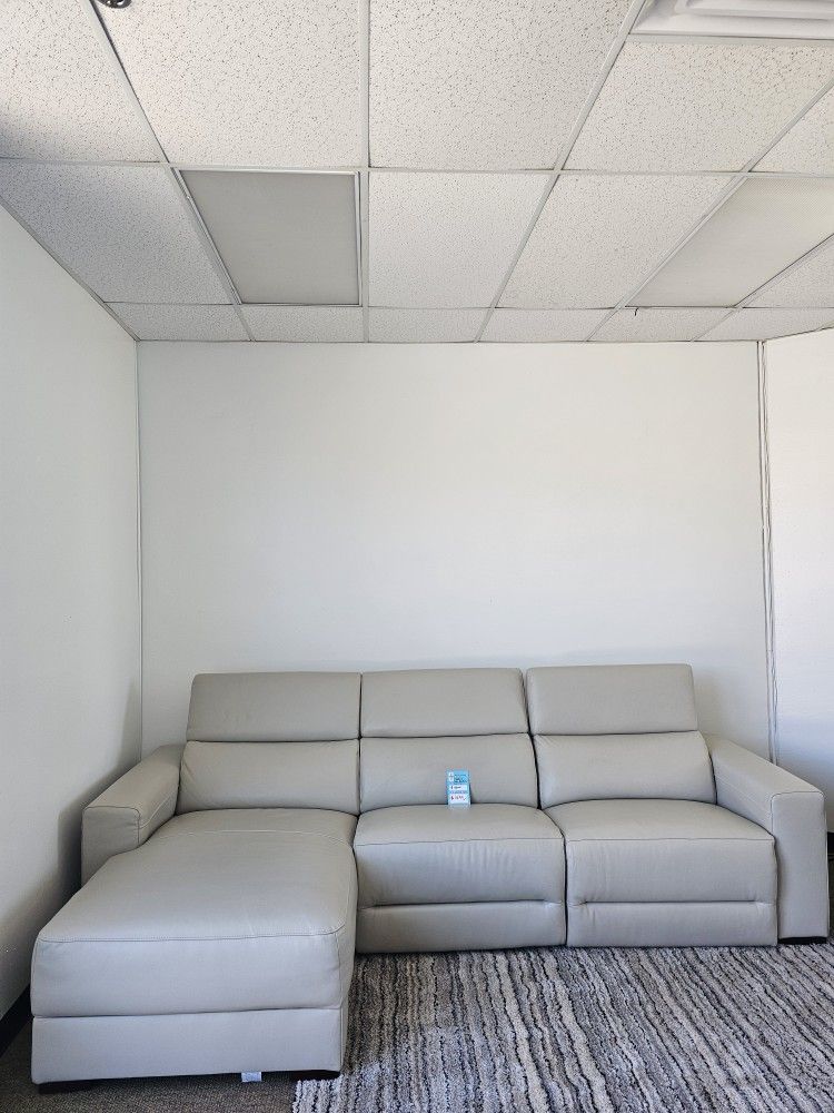 Leather Sectional- Nevio 