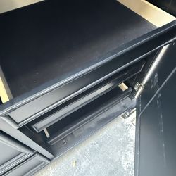 Armoire Black on Black heavy Duty