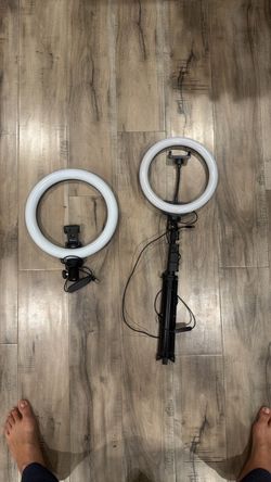 Phone stand + 2 ring lights….