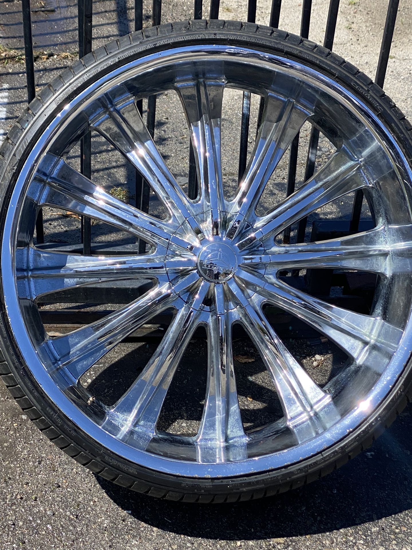28” Inch Bentchi Rims for Sale in Rialto, CA OfferUp