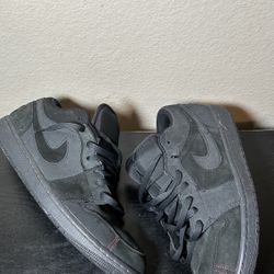 Jordan 1 Low Dark Smoke