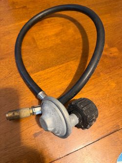 LP Gas Regulator with Hose