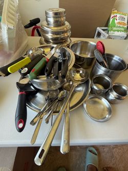Stainless Steel Kitchen Essentials Bundle – $30 OBO  🚚 Moving Sale