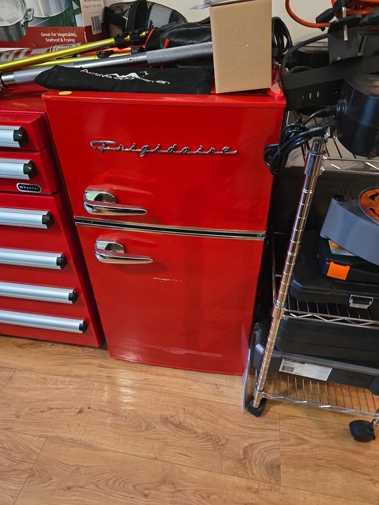 Frigidaire Min Red Fridge Tool Box Mini Fridge