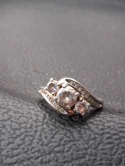 Gorgeous Cz 10k Gold Ladies Ring