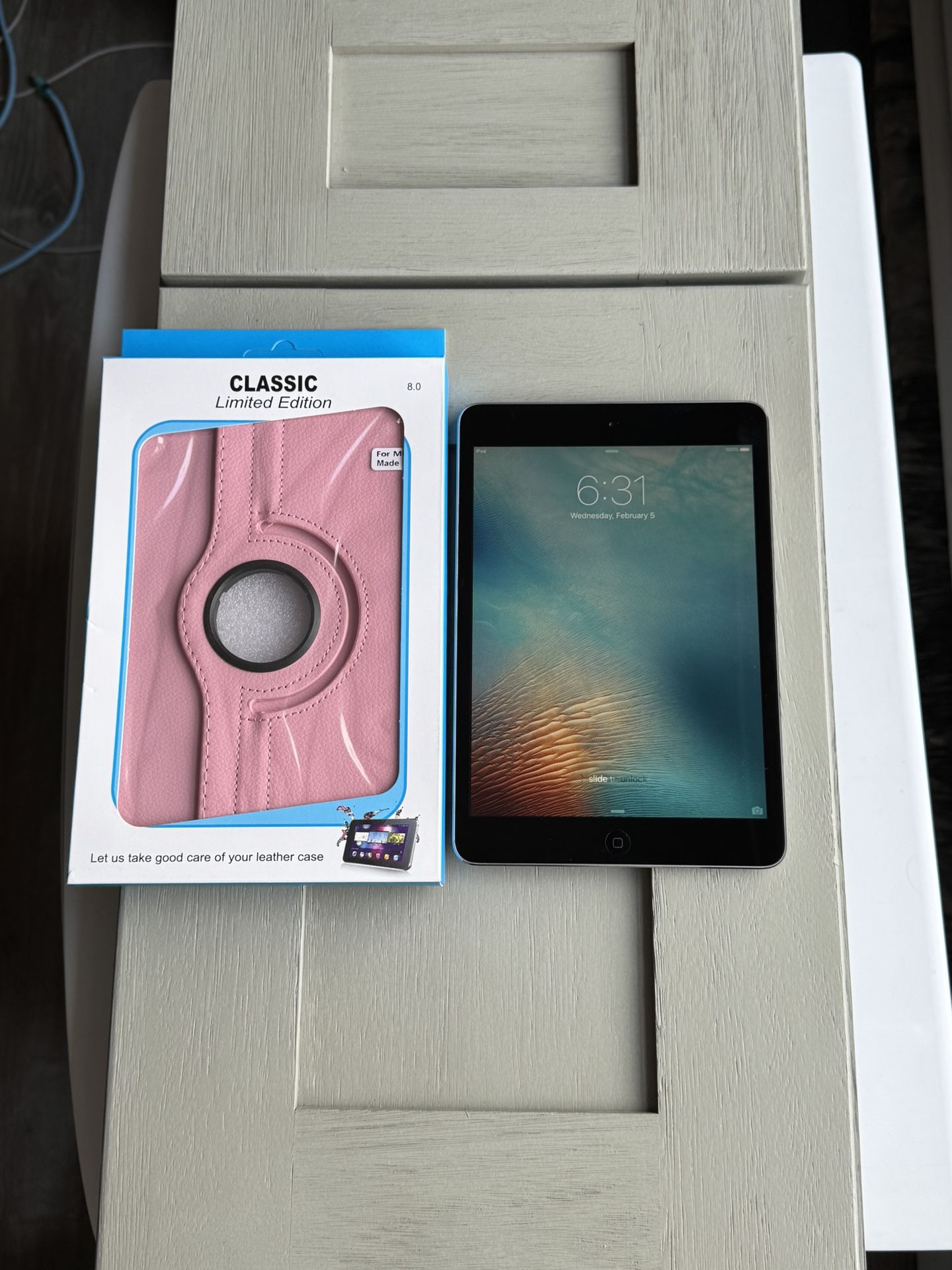 Apple iPad Mini Tablet Bundle