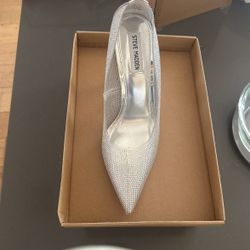 4 pairs For $40 ❤️ - Jessica Simpson! 