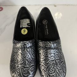 Clogs