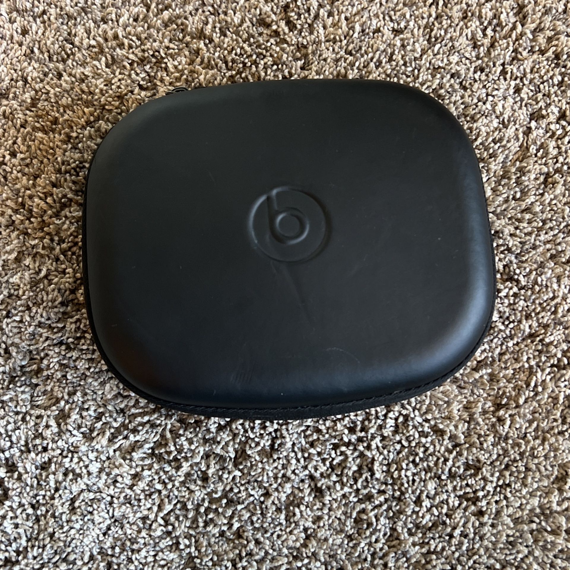 Beats - Noise Canceling Over Ear Headphones