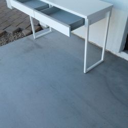 Desk White 47 W X 16 D X 29 H In